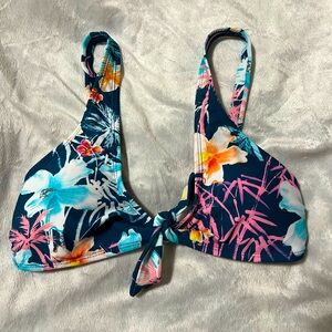 Cyn&Luca swim top size M